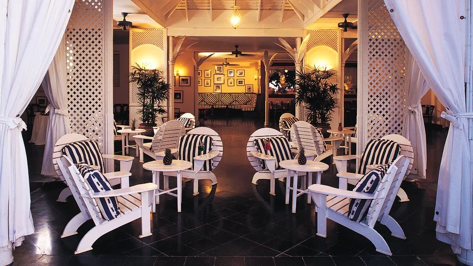 001504-12-lounge.jpg