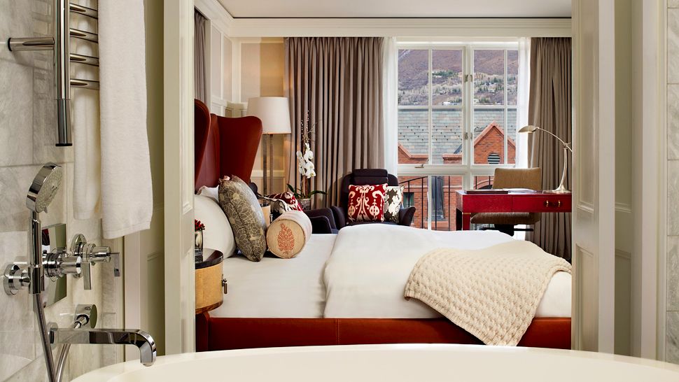 001591-14-Deluxe-King-Guest-Room.jpg