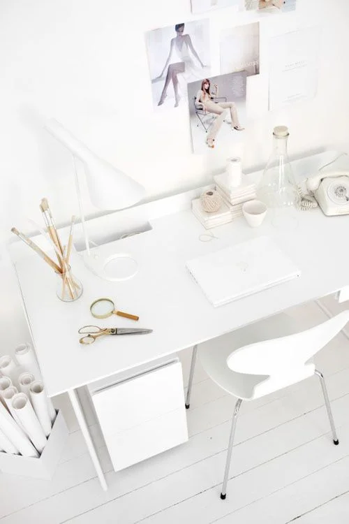 desk_b.jpg