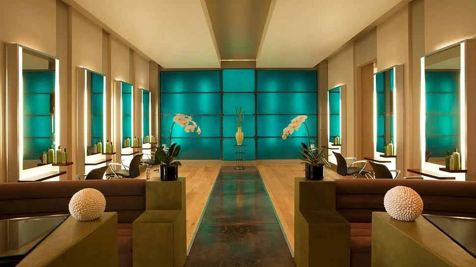 001083-10-str1361sp-137683-salon at spa gaucin overview.jpg