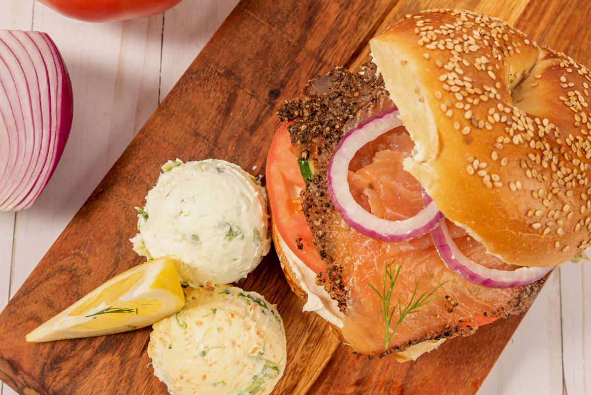 2 Minute Read: Restaurant Marketing - Photos New Customers Could Sink Their Teeth Into