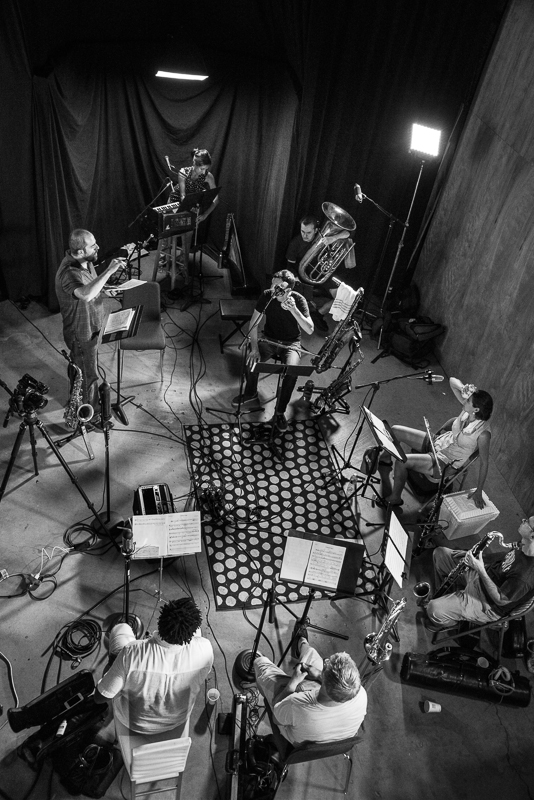 Overview of the BH session at Bucket's Moving Company in LA. Credit Eron Rauch