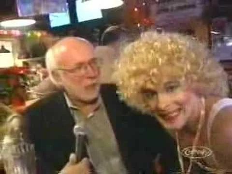 Buzz Jason Rouse as Wanda at Hooters