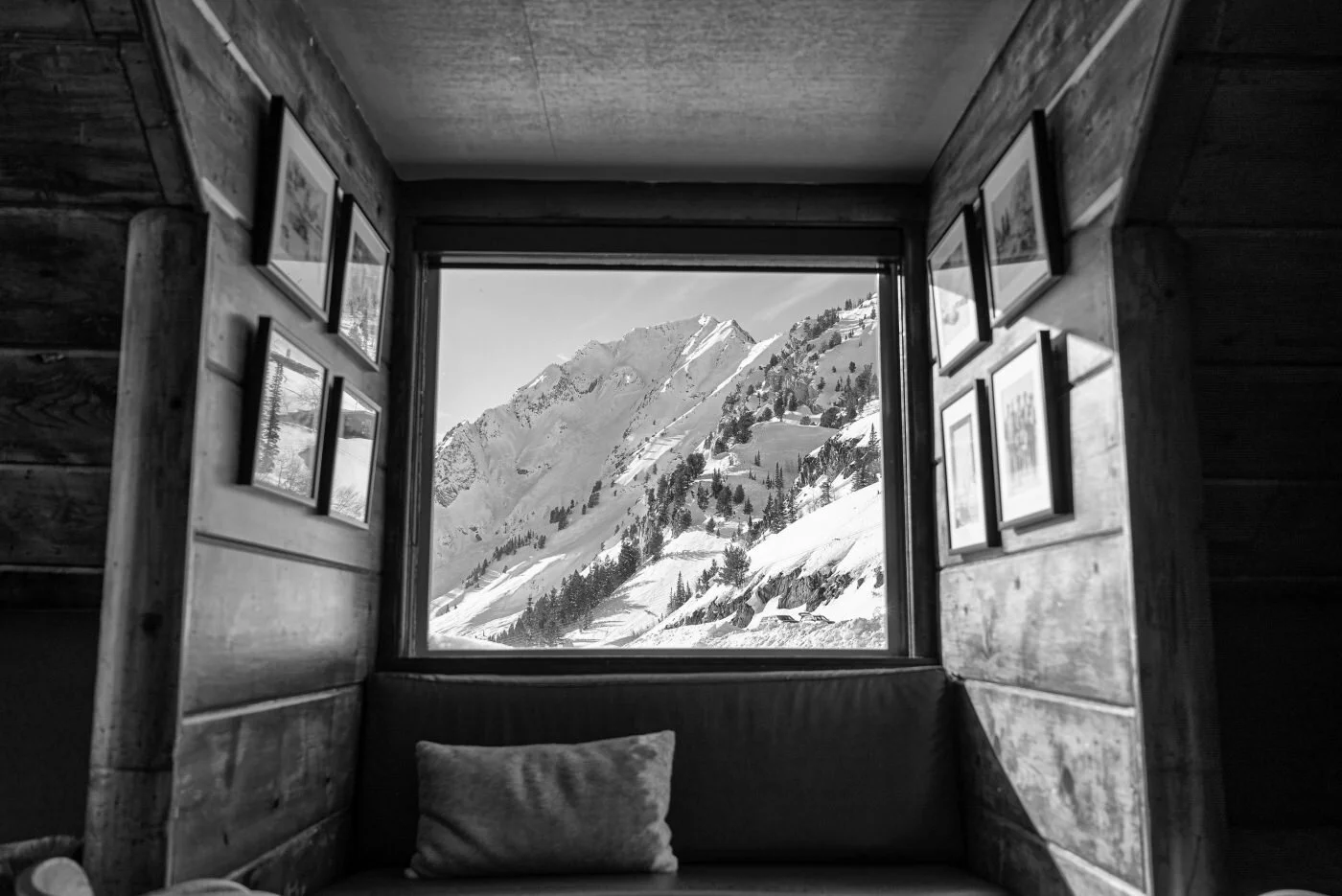 This is The Coziest Damn Ski Bar I've Ever Been To