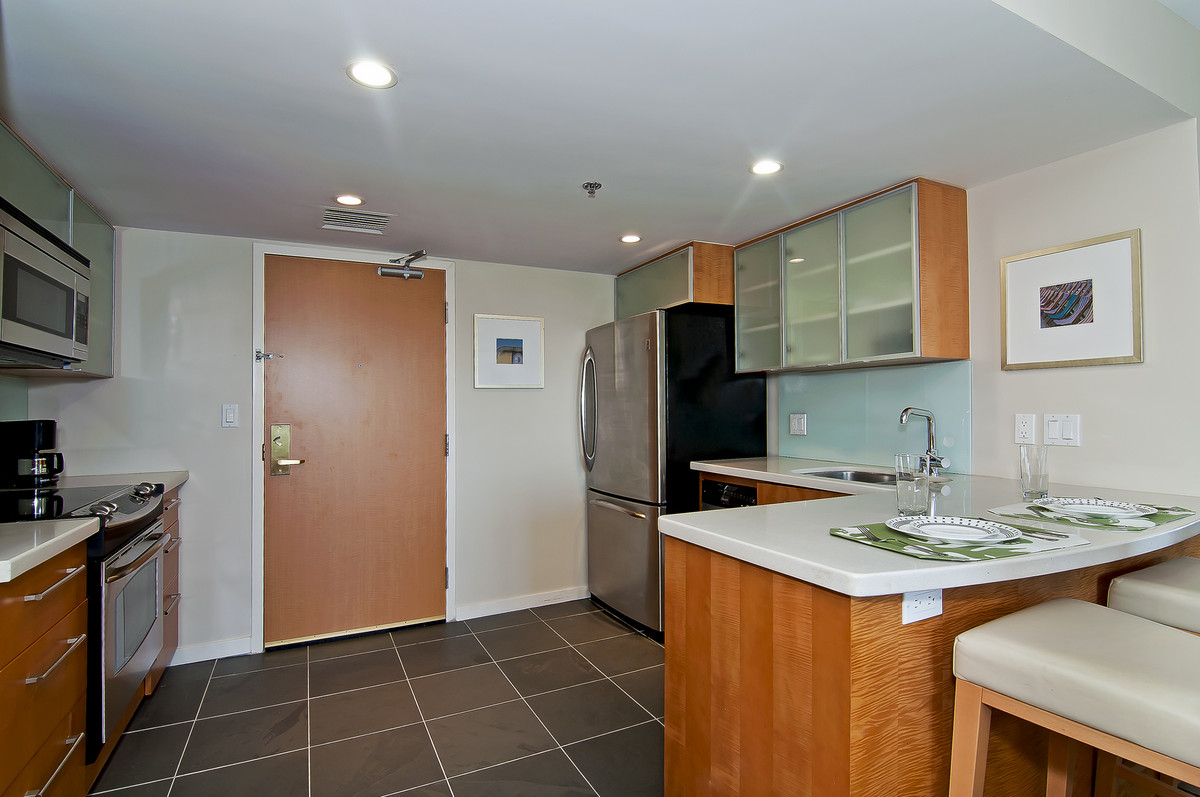 011 - Open2view ID4379 - 410 Atkinson Dr.jpg