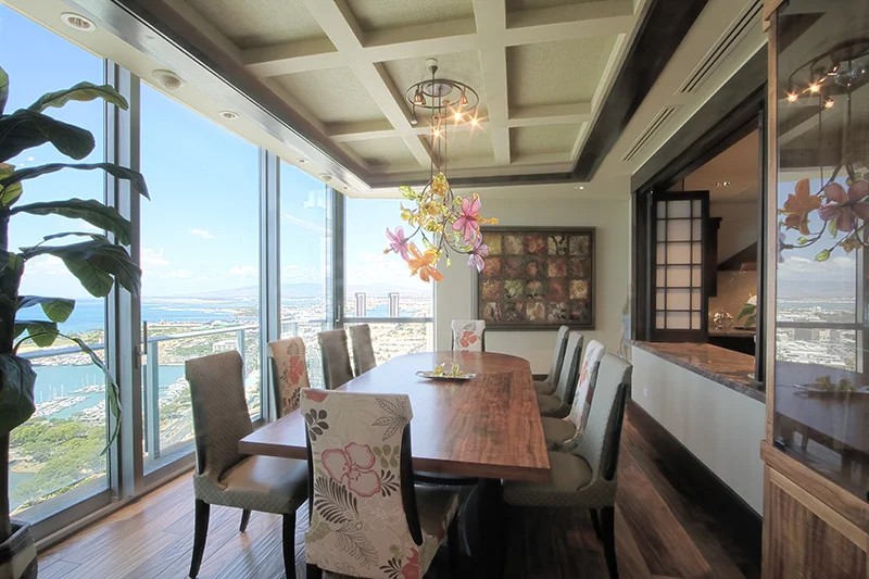 Dining_Room_HDR copy.jpg