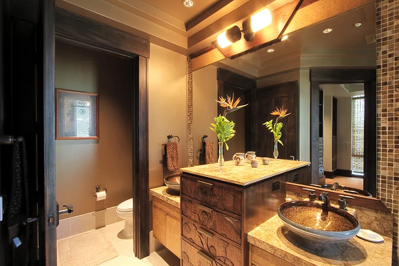 Guest_Bathroom_001_HDR copy.jpg