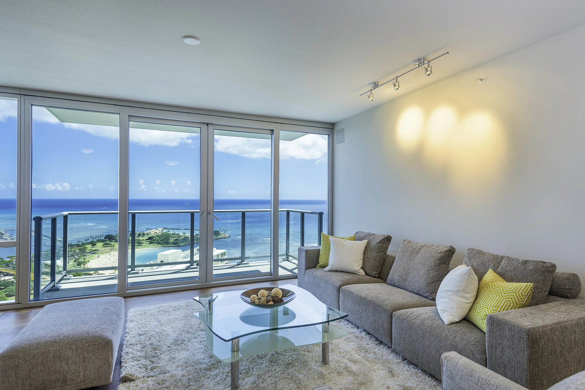 Living View 1.jpg