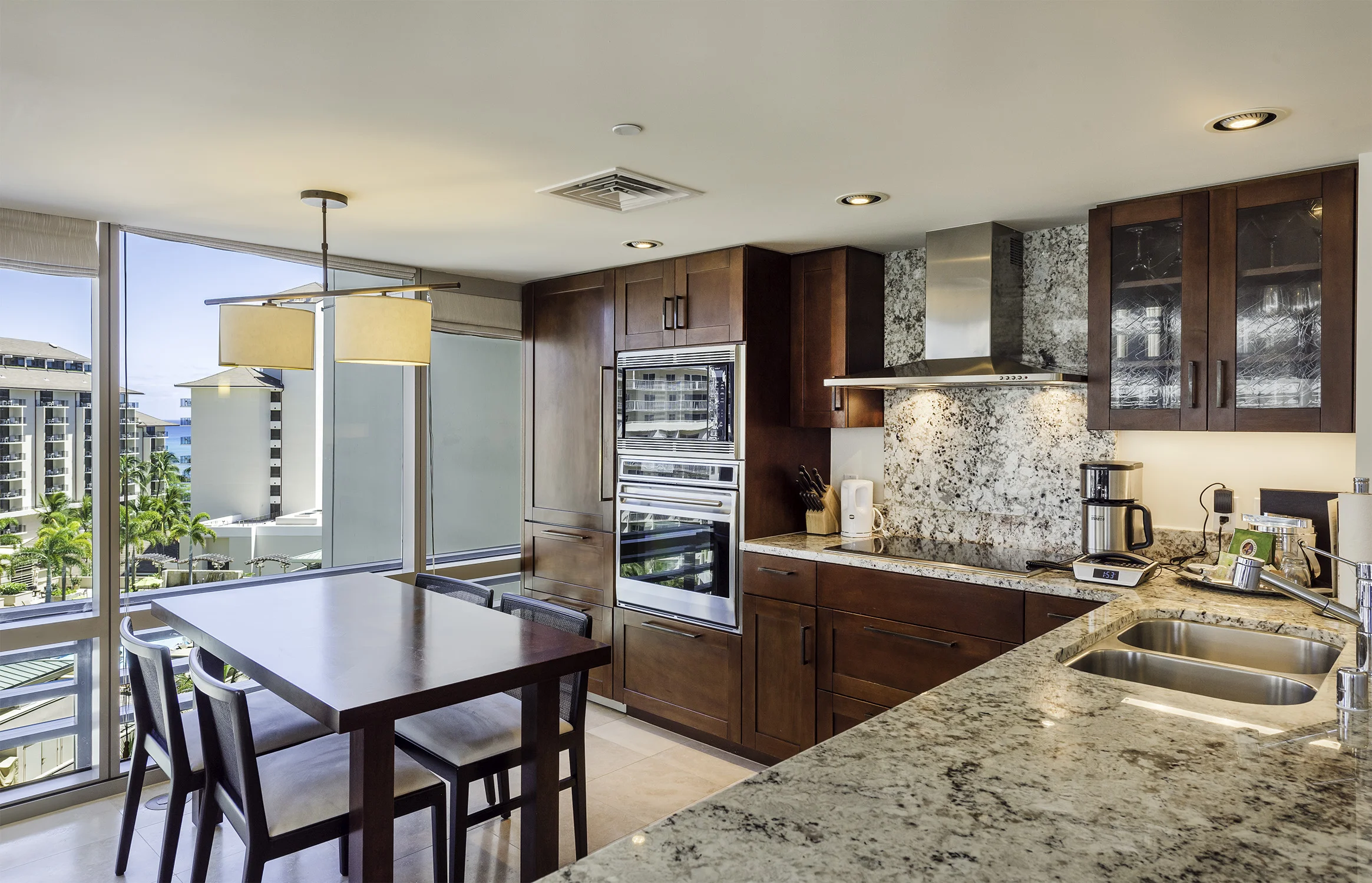 Kitchen1.jpg
