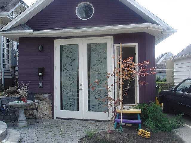 Photo of converted garage by Martin John Brown, accessorydwellings.org