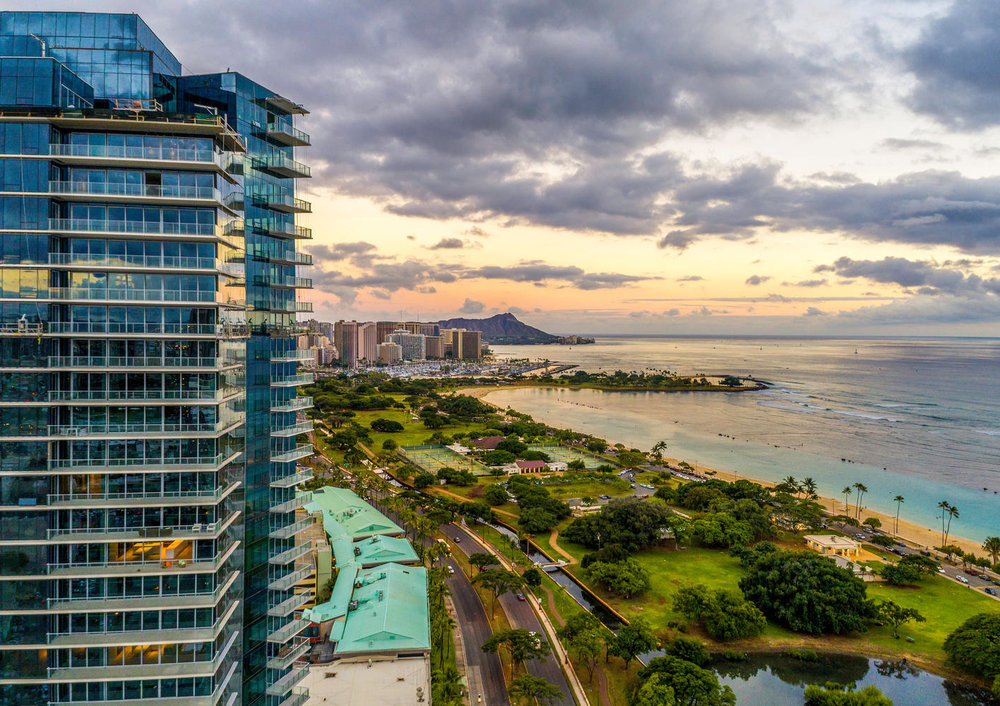 Residents of Hawaii enjoy great weather, the beach, and the mountains. Photo: Jack Tyrrell and Company