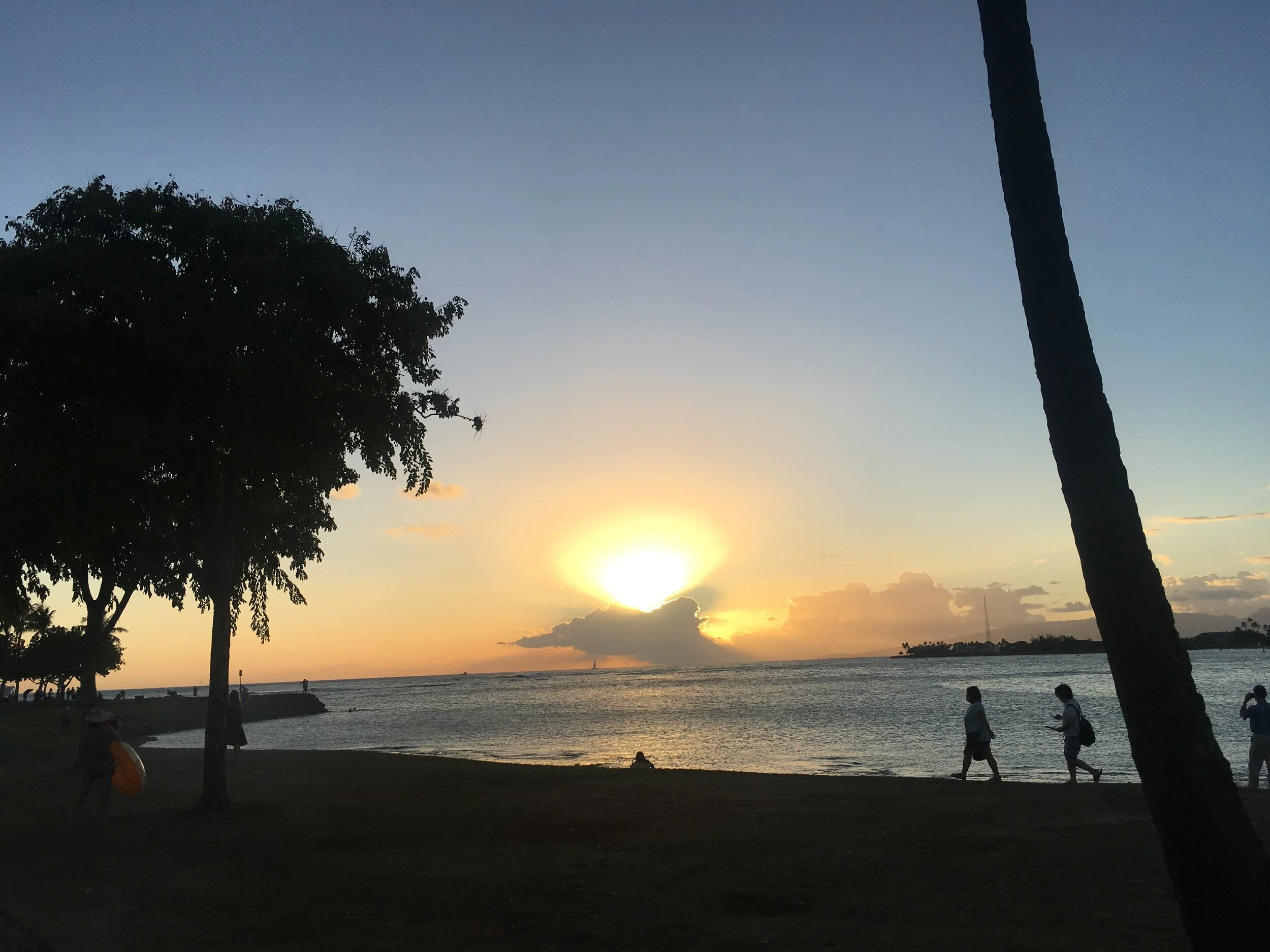 ala moana beach park.jpg