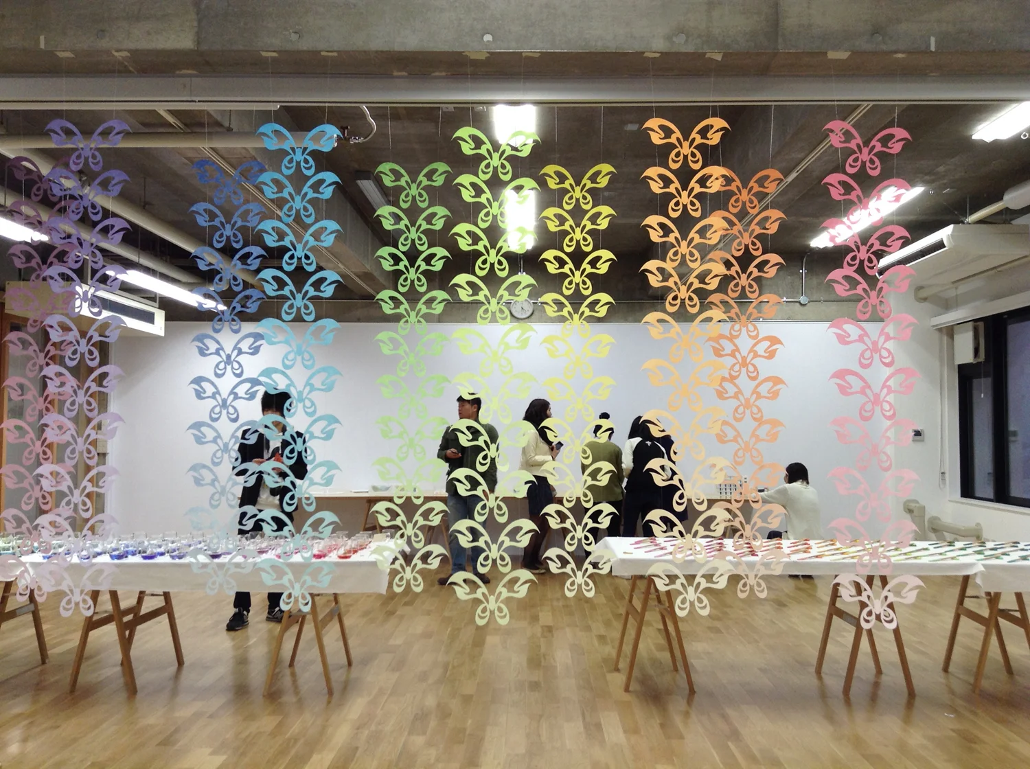 19_emmanuelle_moureaux_100colors_lab.JPG