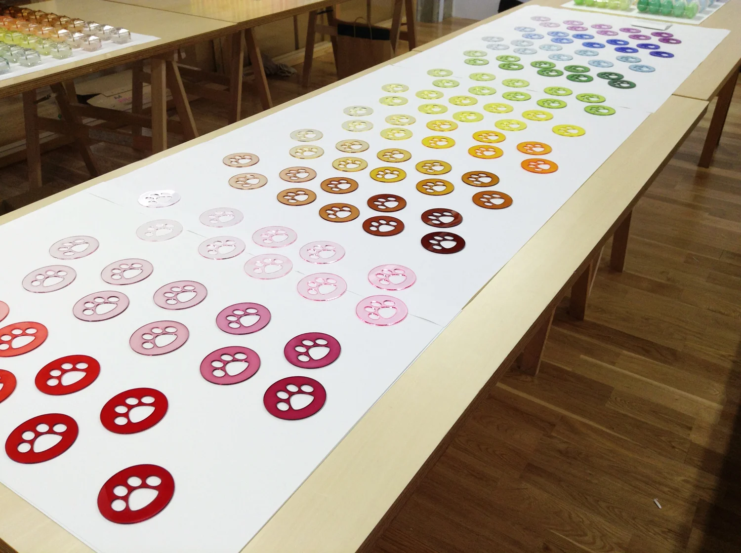 25_emmanuelle_moureaux_100colors_lab.JPG