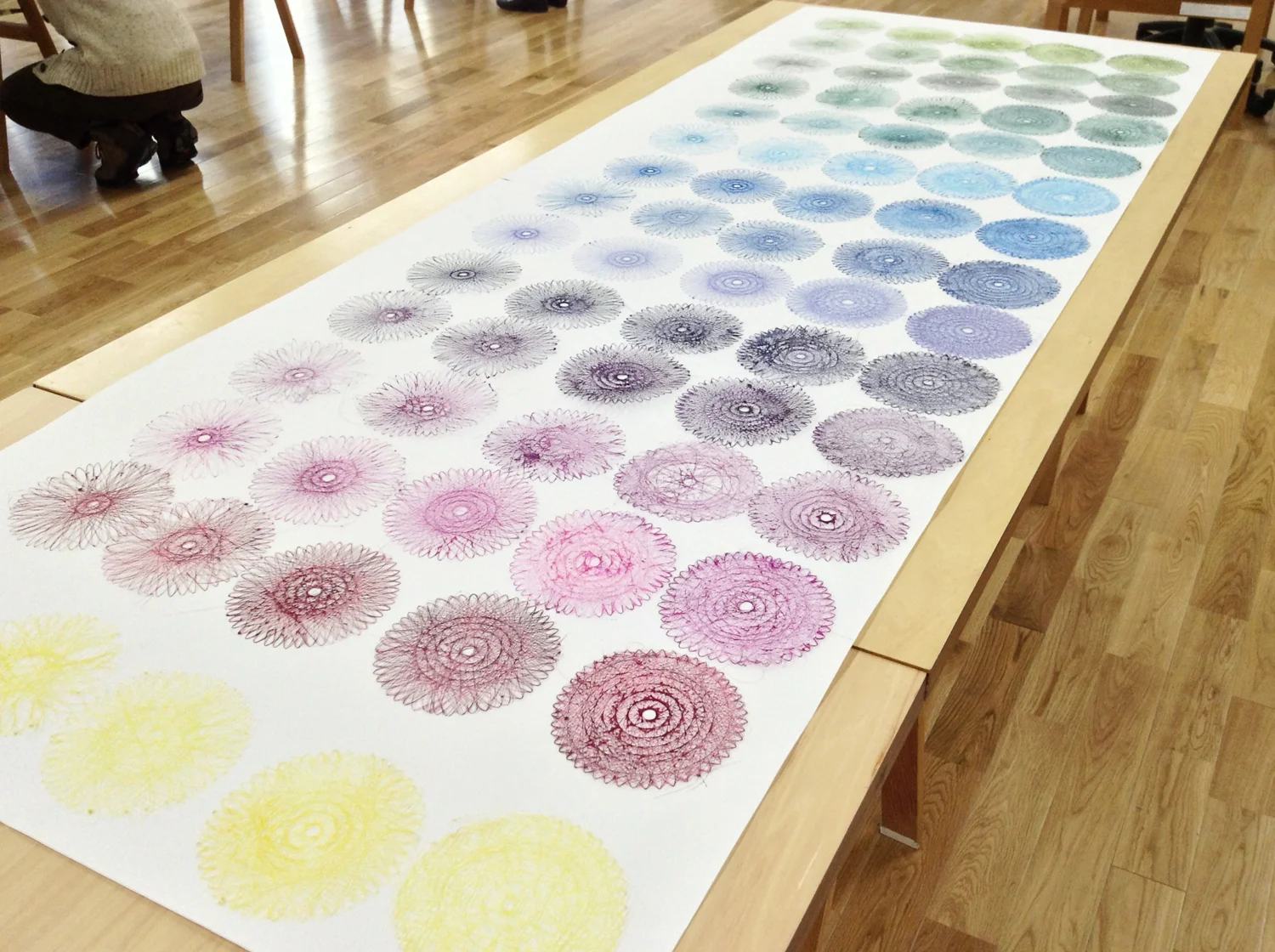 30_emmanuelle_moureaux_100colors_lab.JPG