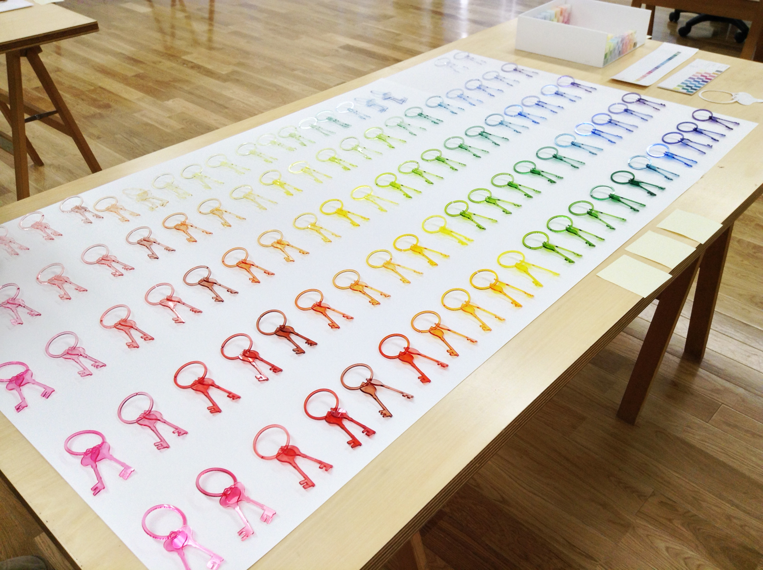 19_emmanuelle_moureaux_100colors_lab.JPG