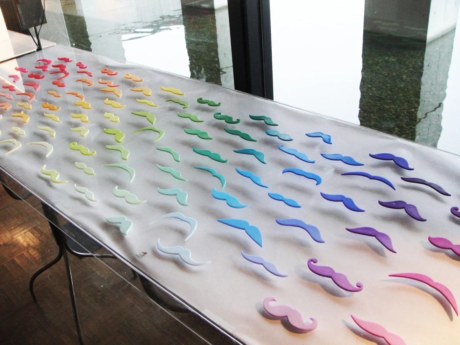 21_emmanuelle_moureaux_100colors_lab.JPG