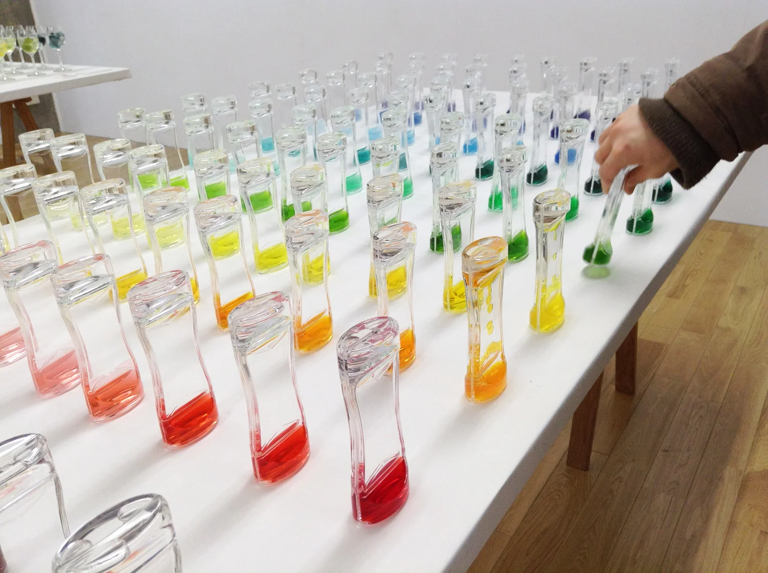7_emmanuelle_moureaux_100colors_lab.JPG