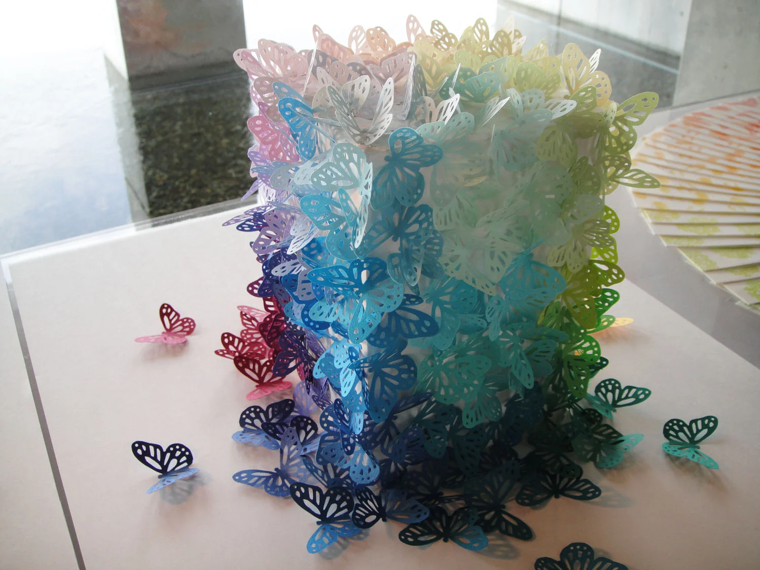 25_emmanuelle_moureaux_100colors_lab.JPG