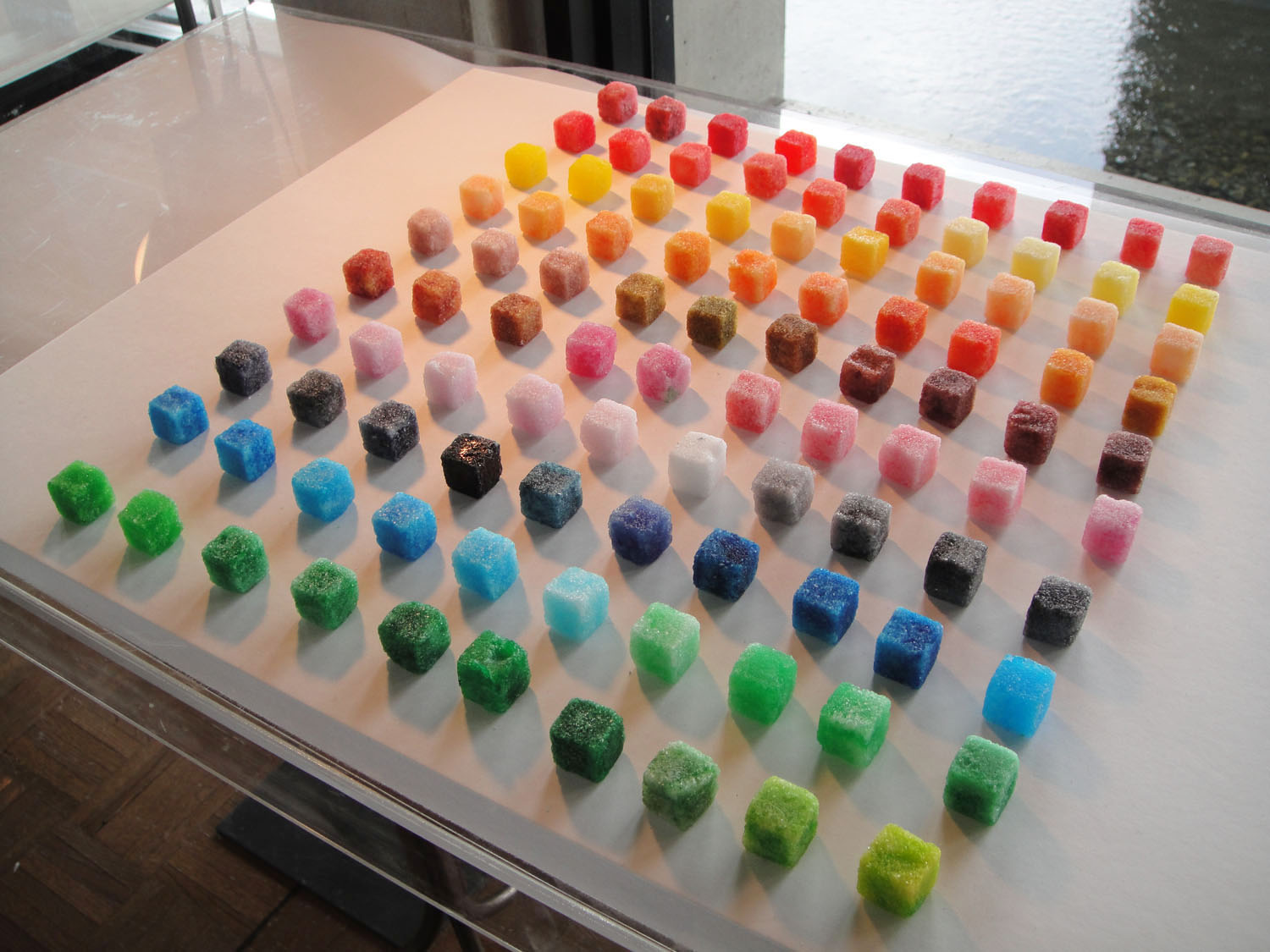26_emmanuelle_moureaux_100colors_lab.JPG