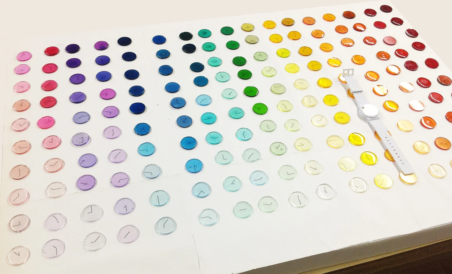 28_emmanuelle_moureaux_100colors_lab.JPG