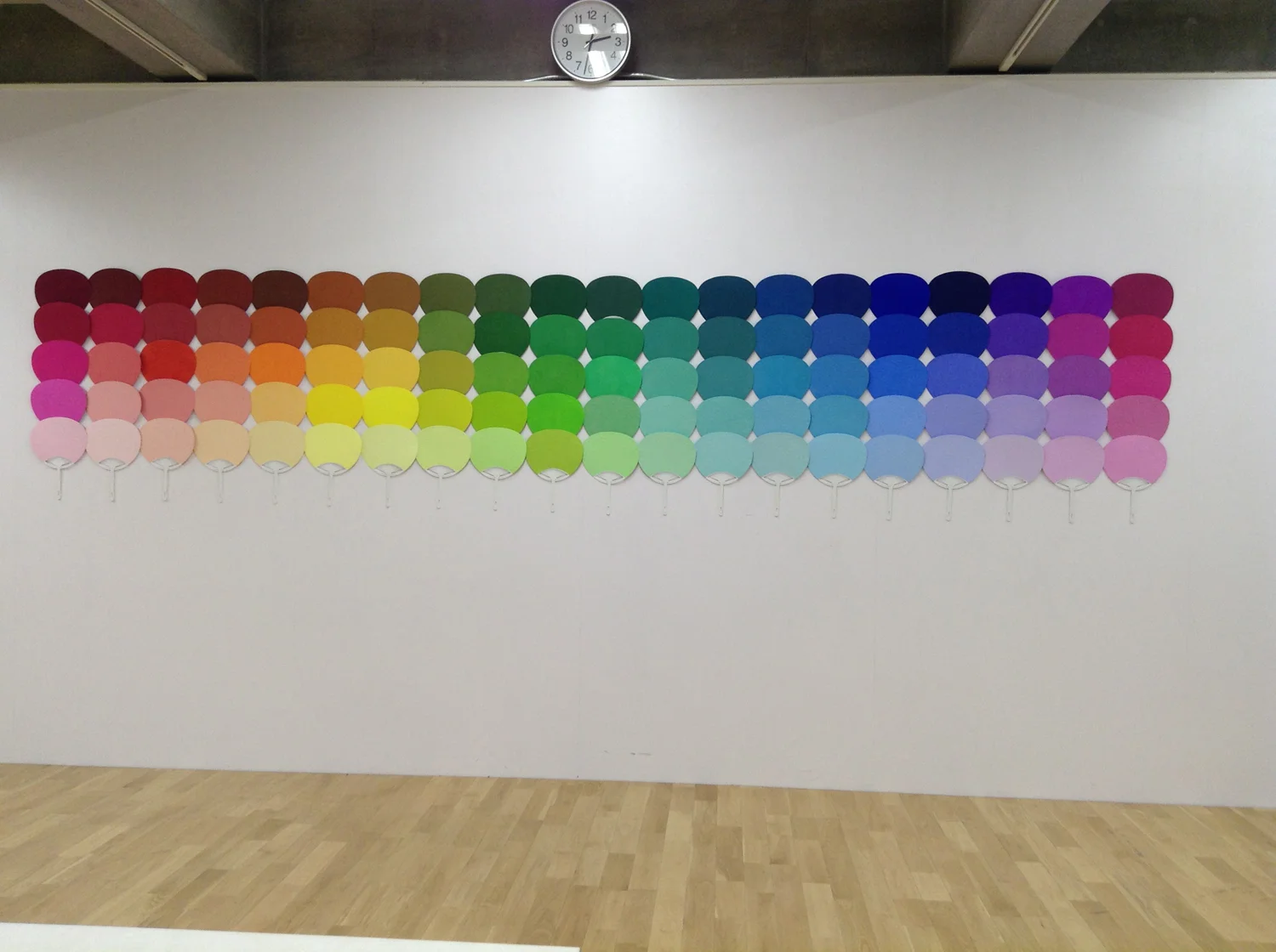 6_emmanuelle_moureaux_100colors_lab.JPG