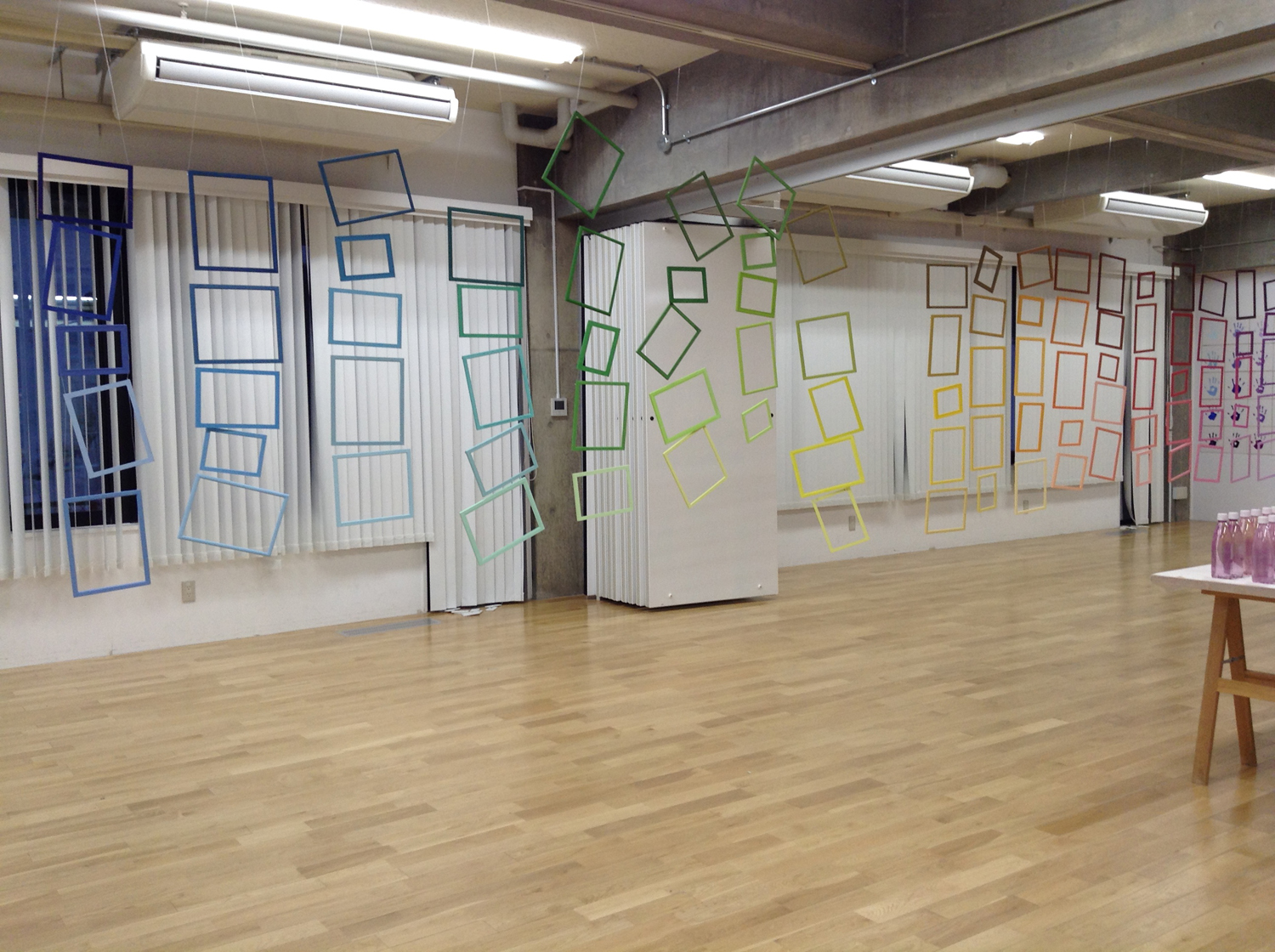 10_emmanuelle_moureaux_100colors_lab.JPG