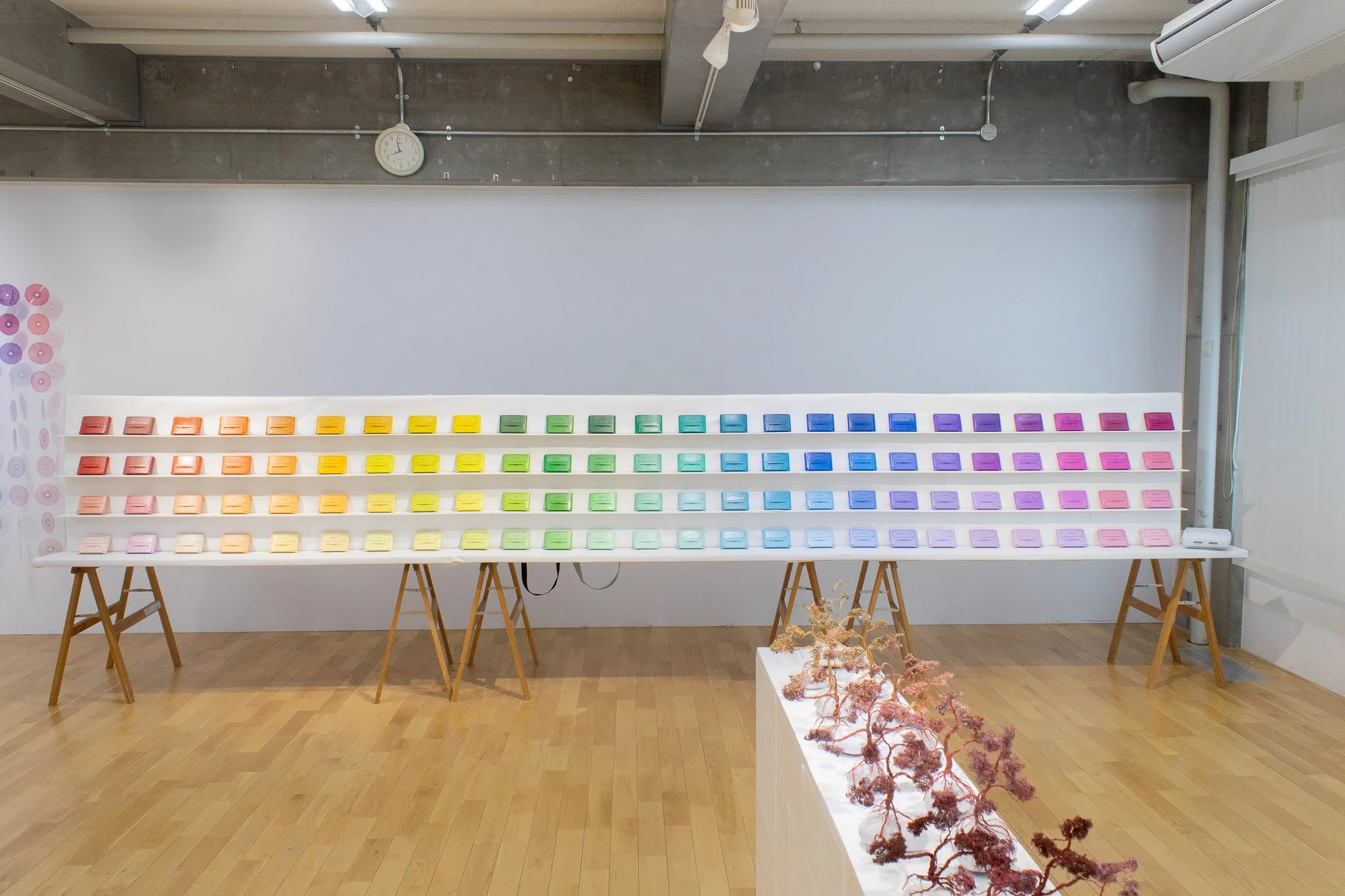 100colors-object-palettes_2023_015.jpg