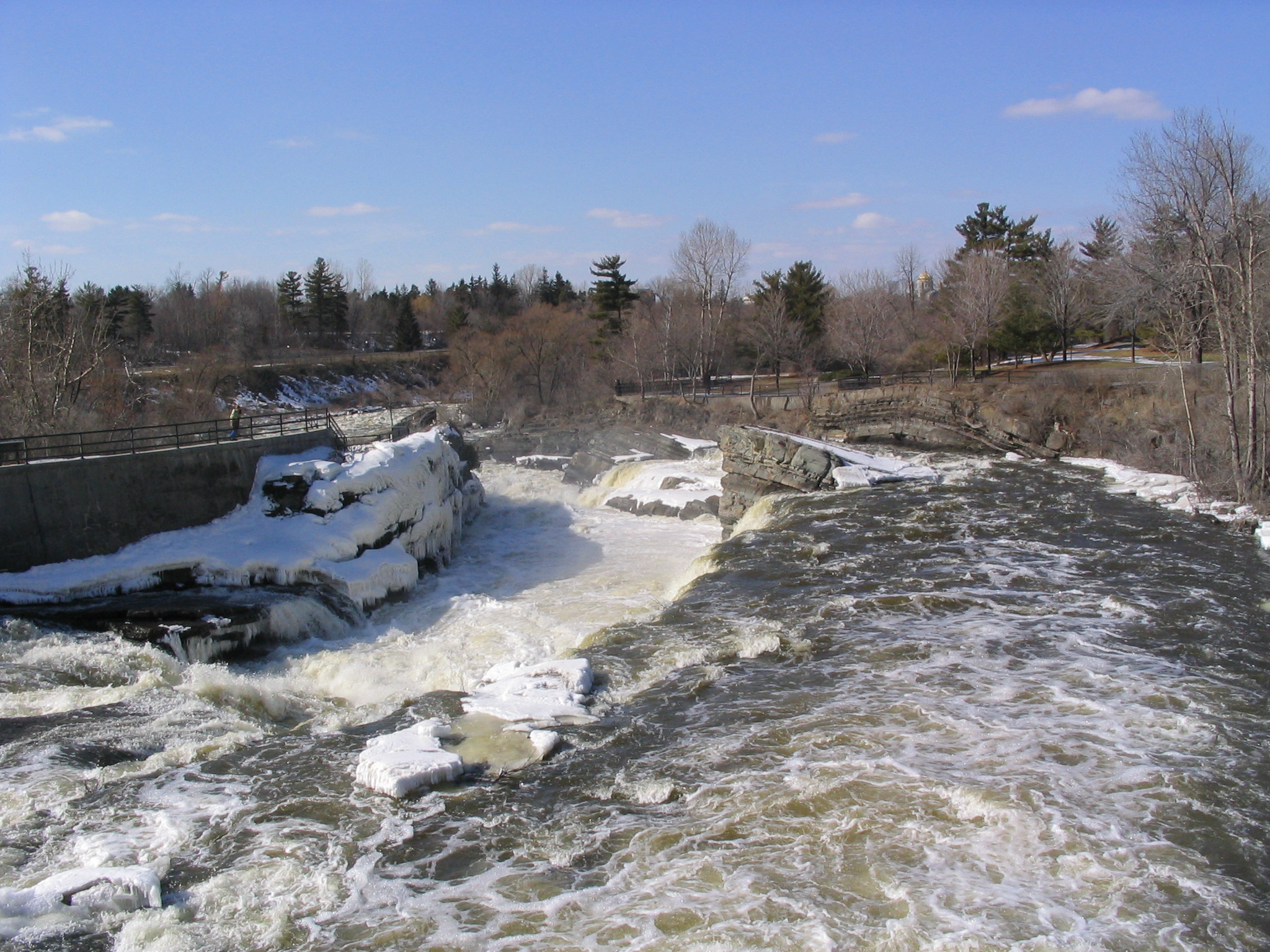 Hog's Back Falls. Ordovician rocks on the east side (right) are younger than the rock of the western side (left). Photo by Q. Gall
