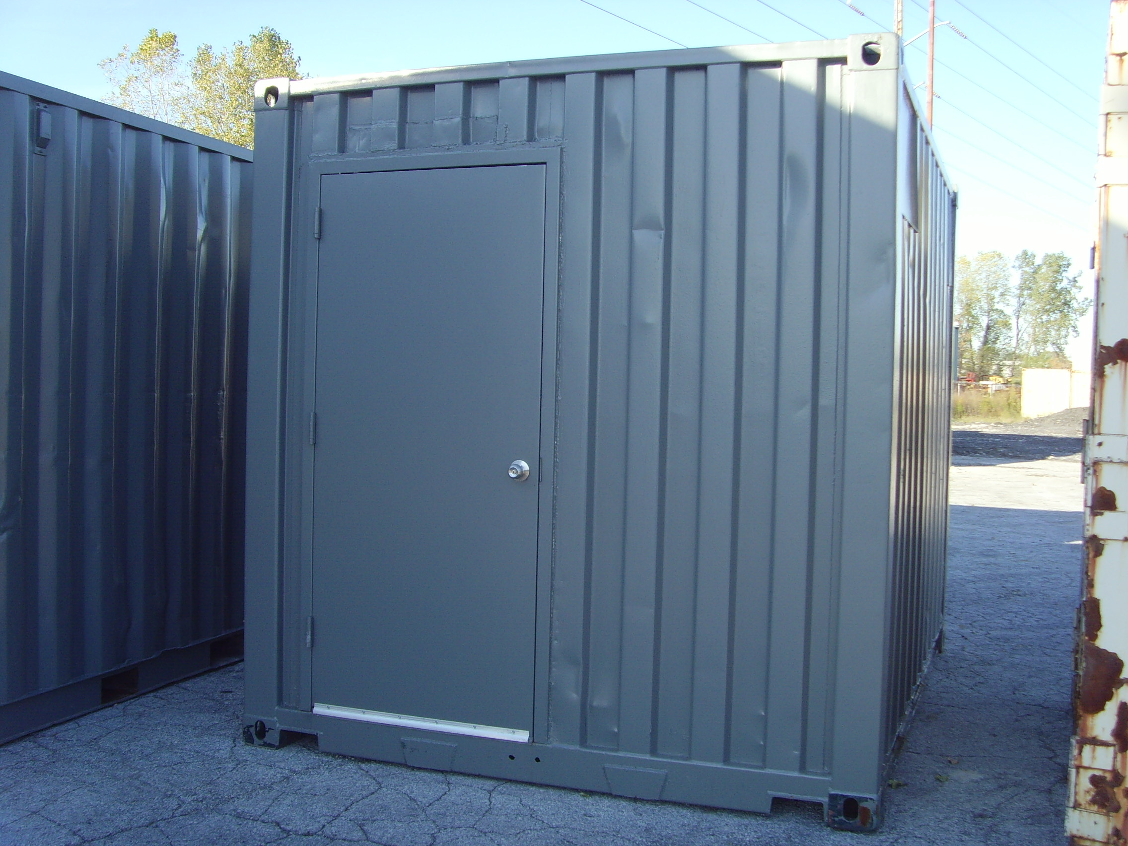 10' container with man doors