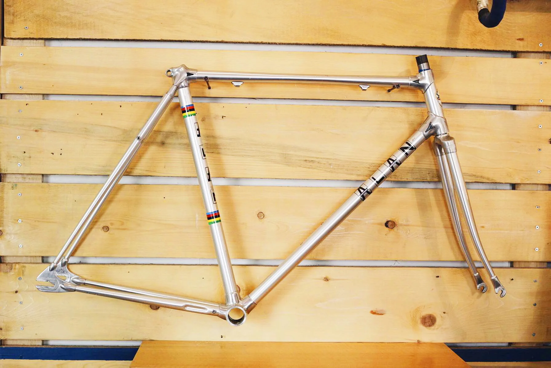 alan aluminium frame