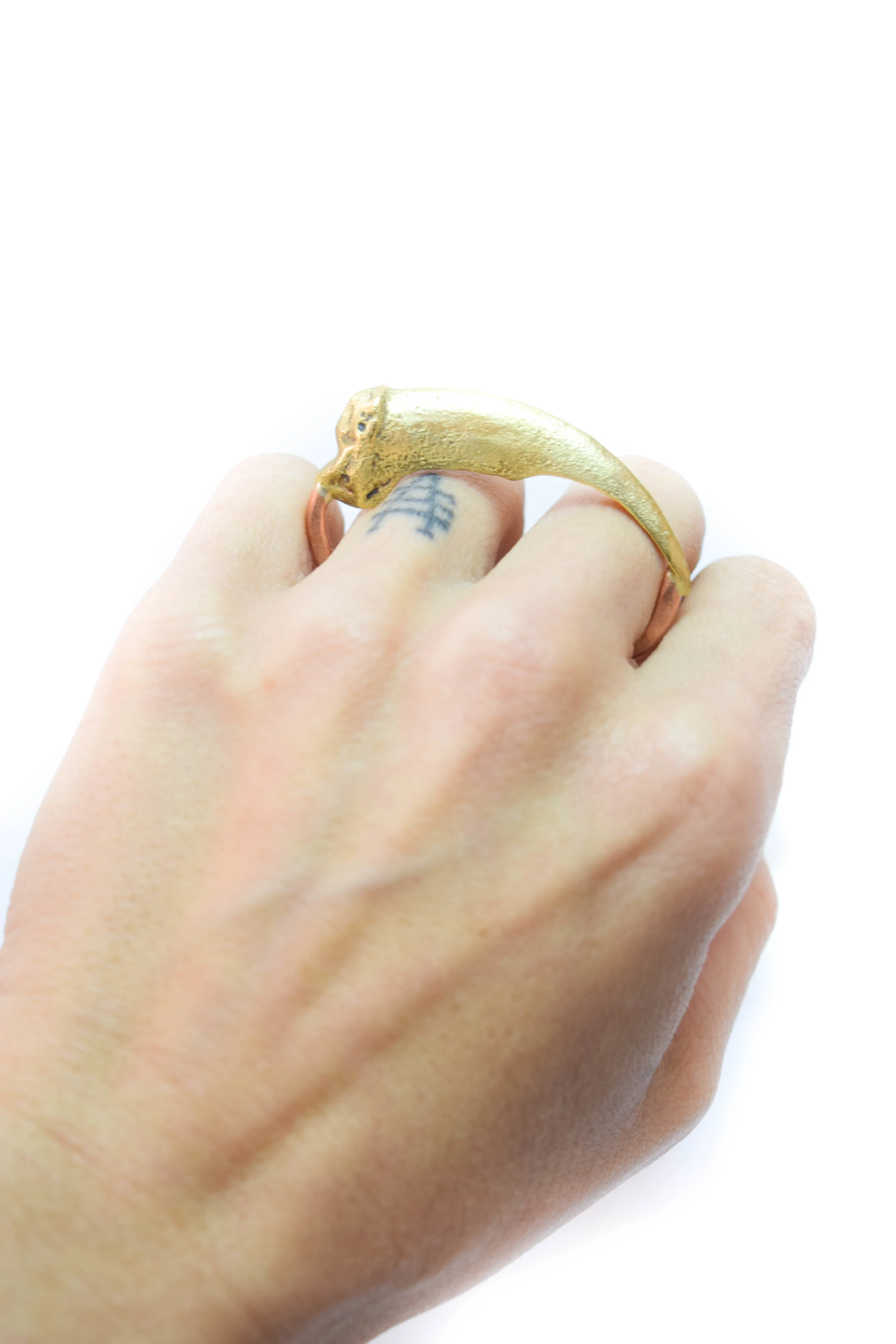 Clavo Double Finger Ring