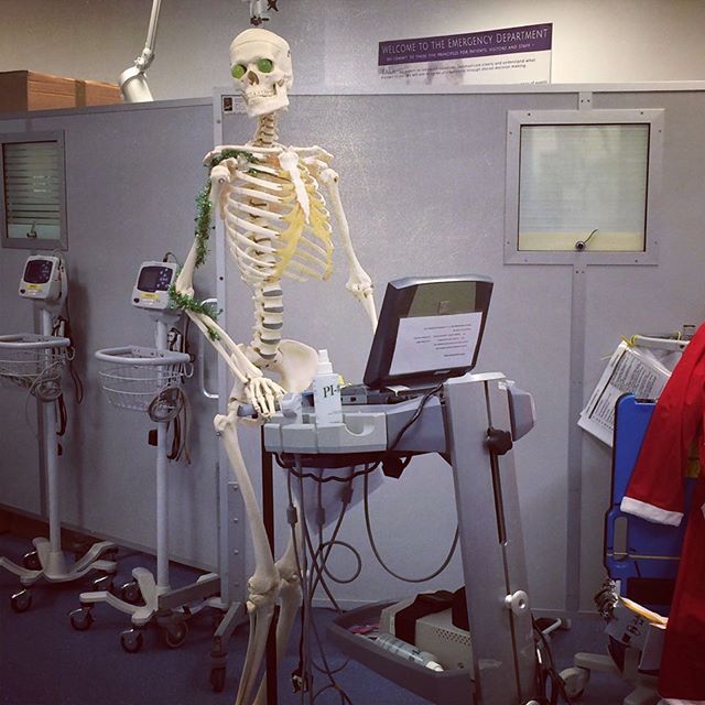 Don't work yourself to the bone! Come and join teamED. Fellow posts now advertised with development time for MedEd, Sim, QI.... https://medical.careers.global/job/2542274/Acute+and+Clinical+Development+Fellows.html?sn=twitter
