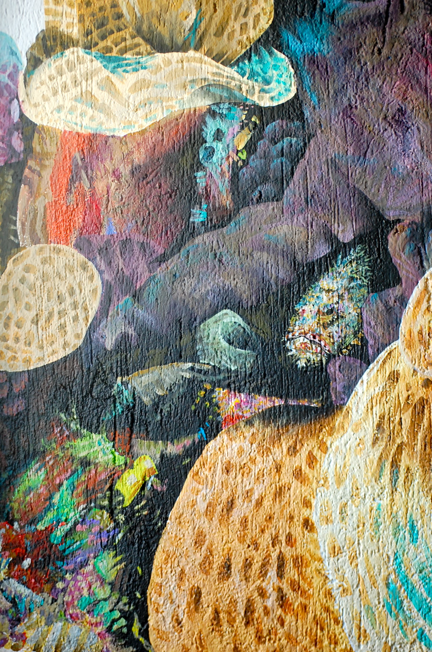 Heres the lower left corner of the reef, note the Rock Fish lounging, waiting for his prey to come near.