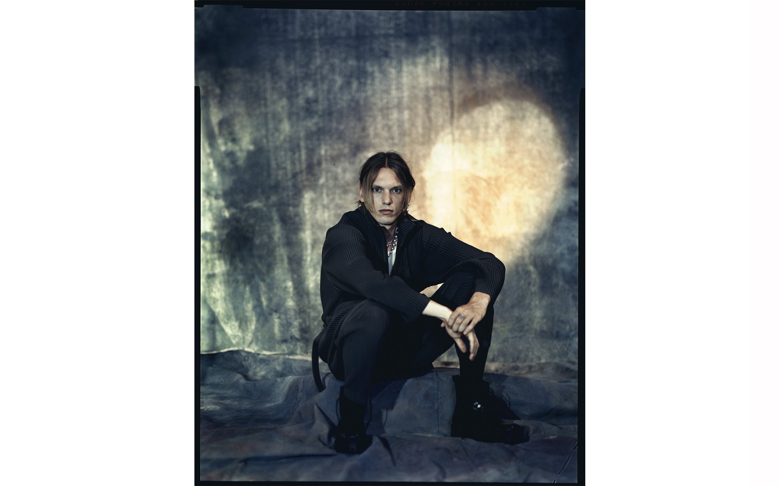  benduggan, ben duggan, ben duggan photography, jamie campbell bower, jamie bower, douglas van laningham, schon, schon magazine, stranger things 