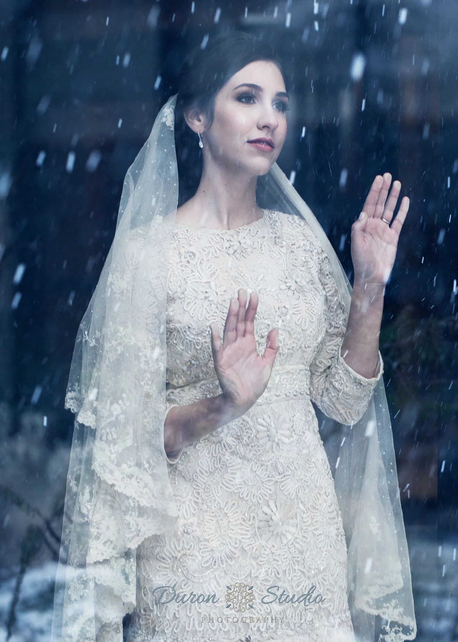 1516-bride snow westin O'Hare.jpg