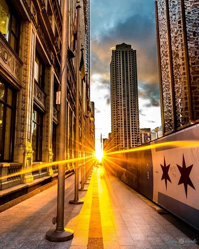 Stillness in the city. Wishing the sun was this bright out today.
.
.
.
#chicago #chicagoflag #photography #photooftheday #windycity #chicity #covid #covid_19 #emptystreets #coronavirus #photographersofchicago #duronstudio #duronstudiophotography