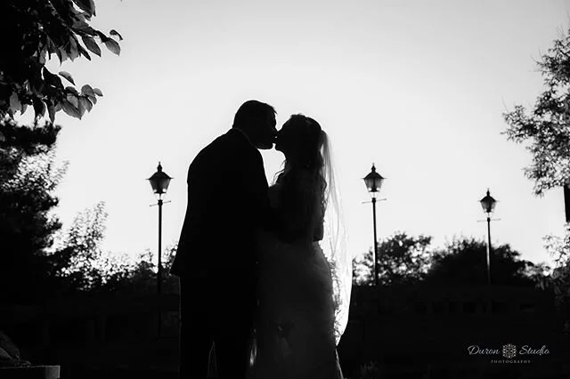 Shadow kiss!  #shadow #kiss #weddinginspiration #wedding #weddingphotography #weddingsutra #weddingday #weddingideas #bride #brideandgroom #groomandbride #chicagoweddingplanner #chicagowedding #chicagoweddings #chicagobride #chicagobrides #chicagobri