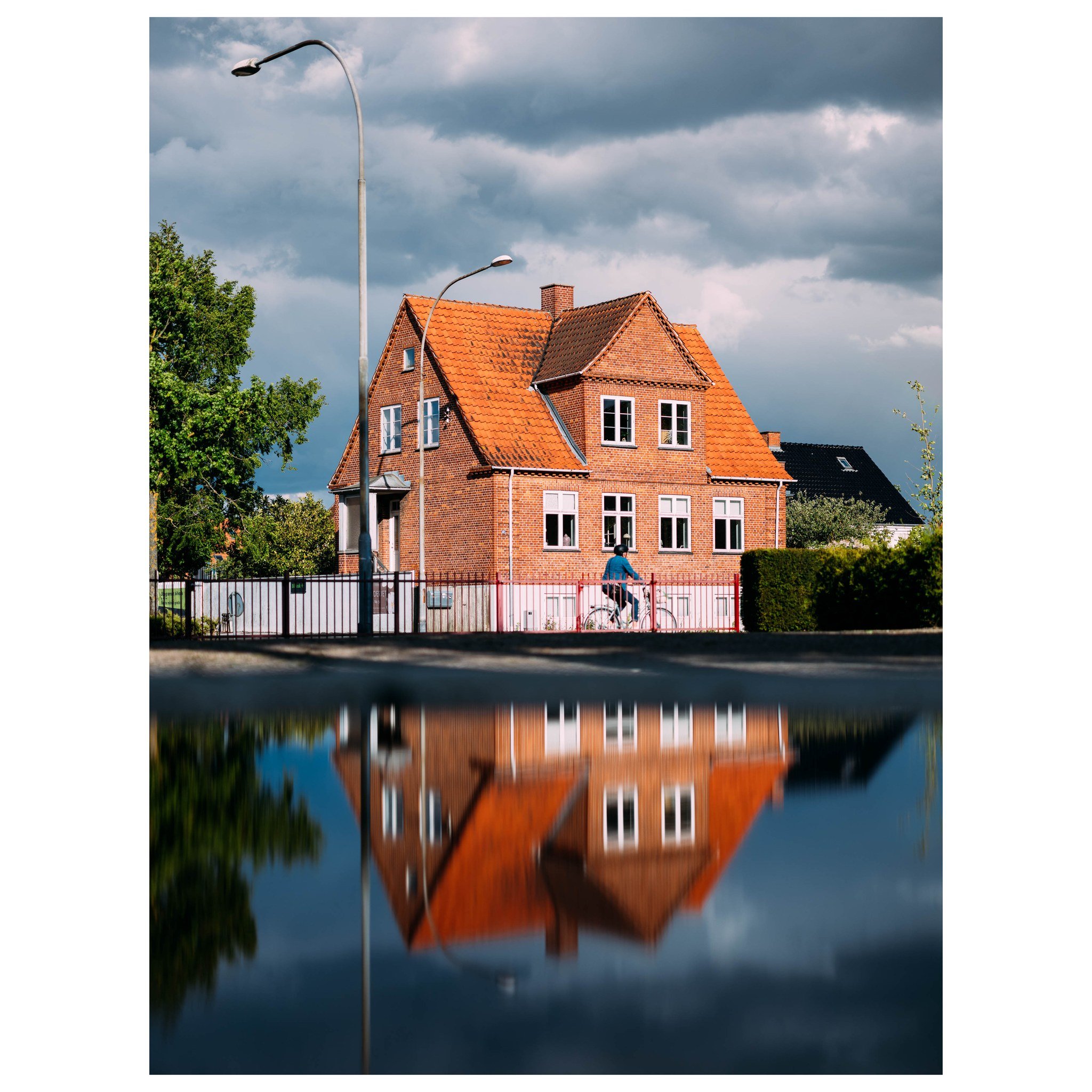 The Quiet Geometry of a Passing Day 📸

&copy; 2025, CLAUS SALL PHOTOGRAPHY
www.claussall.com
🚫 Not AI generated

Contact me on:
📞 23 90 11 69 
📧 cs@claussall.com

--------------------------------
Location : K&oslash;ge
Camera : Fujifilm GFX 50S I