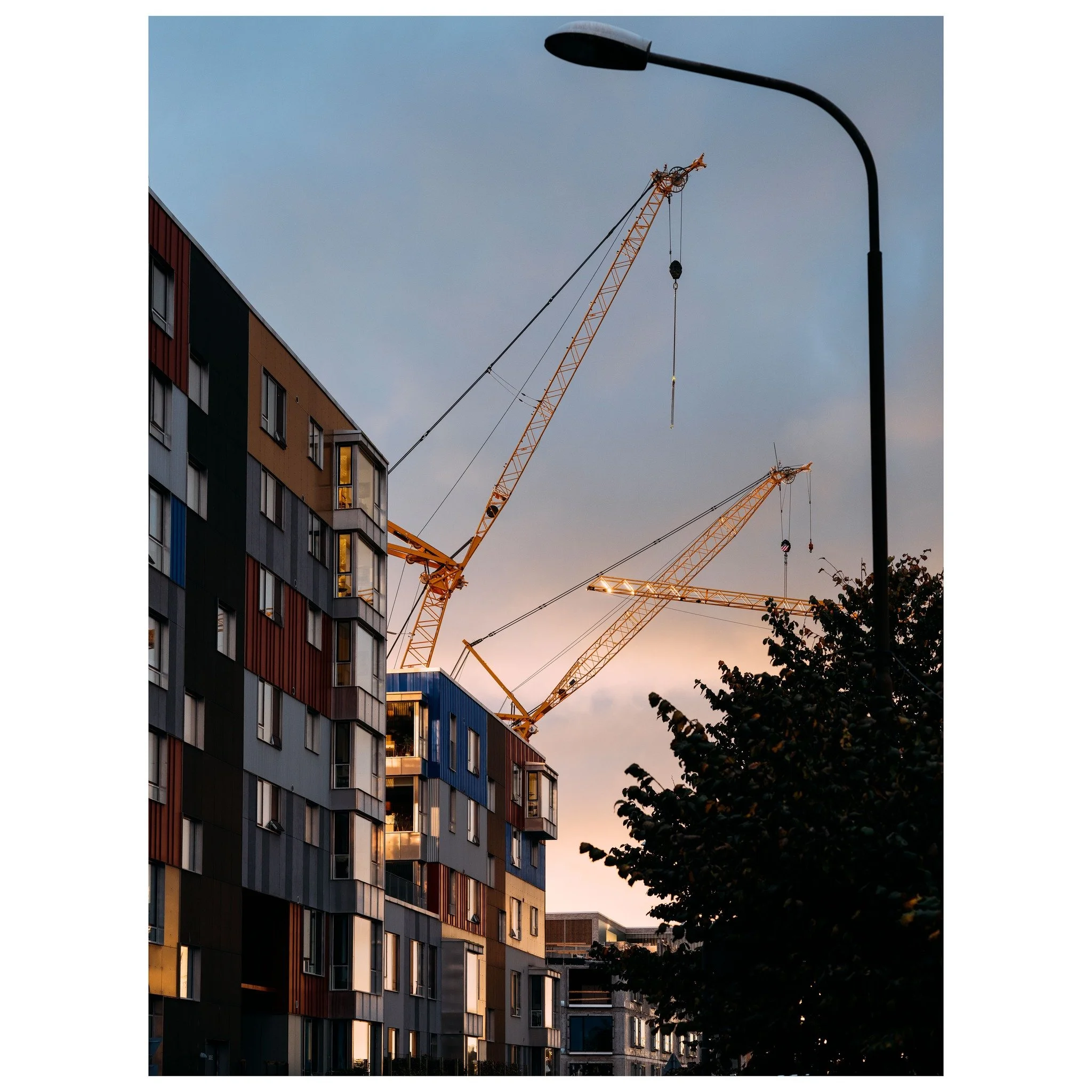 Lifesize legos 📸

&copy; 2025, CLAUS SALL PHOTOGRAPHY
www.claussall.com
🚫 Not AI generated

Contact me on:
📞 23 90 11 69 
📧 cs@claussall.com

--------------------------------
Location : K&oslash;ge
Camera : Fujifilm GFX 50S II
Lens : FUJINON GF 8