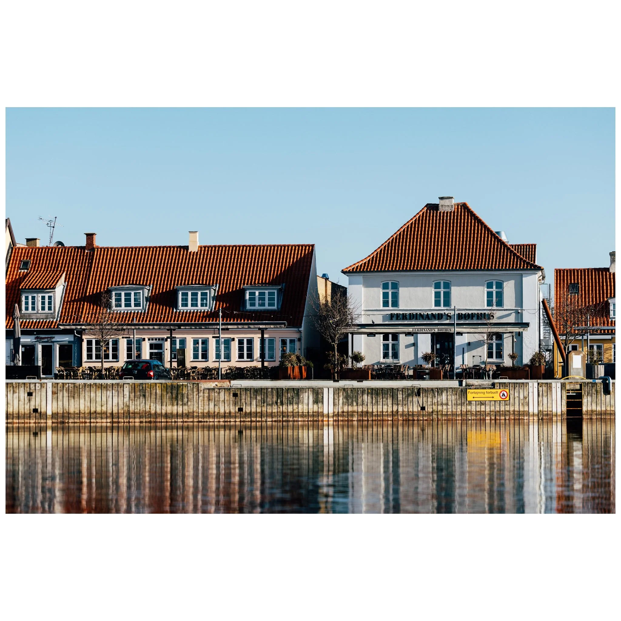 City Colors 📸

&copy; 2025, CLAUS SALL PHOTOGRAPHY
www.claussall.com
🚫 Not AI generated

Contact me on:
📞 23 90 11 69 
📧 cs@claussall.com

--------------------------------
Location : K&oslash;ge
Camera : CANON EOS R6 III
Lens : Canon RF 70-200mm 