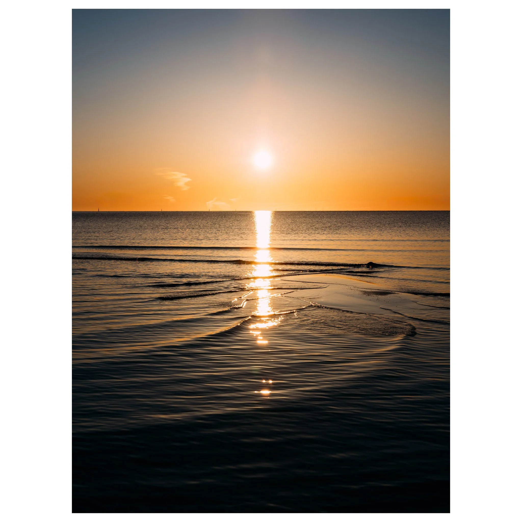 Cosmic driver 📸

&copy; 2025, CLAUS SALL PHOTOGRAPHY
www.claussall.com
🚫 Not AI generated

Contact me on:
📞 23 90 11 69 
📧 cs@claussall.com

--------------------------------
Location : K&oslash;ge
Camera : Fujifilm GFX 50S II
Lens : FUJINON GF 80