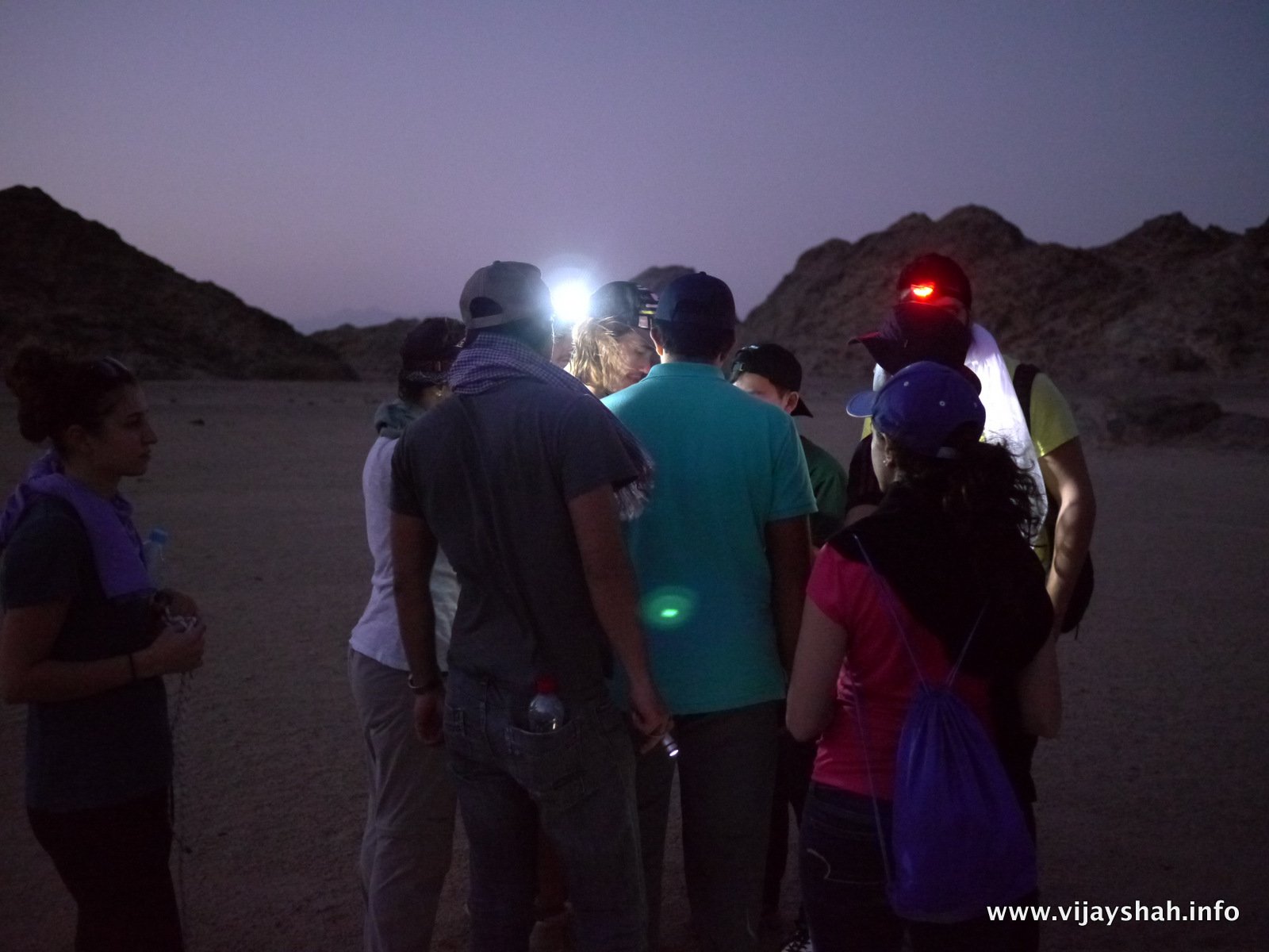Night navigation in the desert