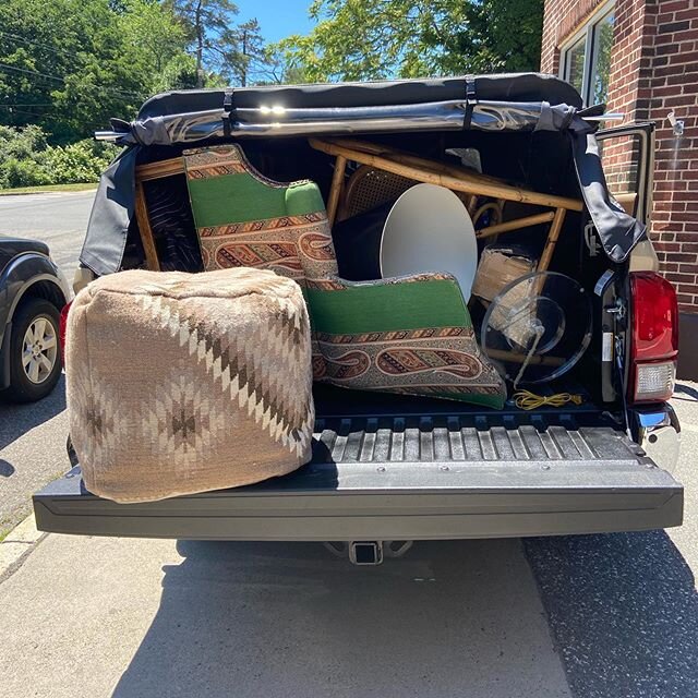 Fresh haul! Used Tetris magic to cram a loveseat, coffee table, 5 lamps, pouf, rocking chair, side table, storage trunk, and myriad little things into my Tacoma. Even convinced my family to help unload with the promise of lunch from @jackie_and_son. 