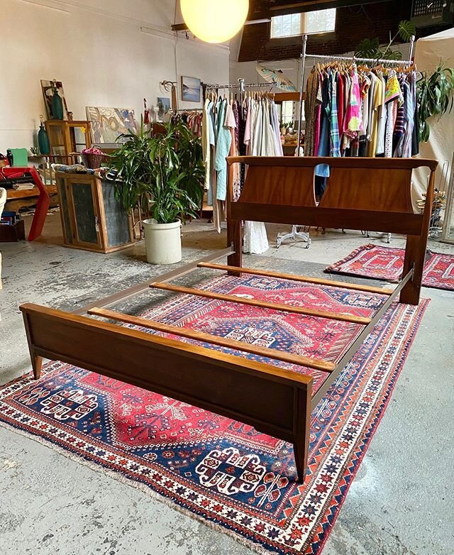 I rarely get beds for the shop, but this walnut one for Kent Coffey one was too pretty to pass up. I love the curved corners of the headboard. The full-size set is complete with side rails and center slats. You just need a mattress and foundation. We