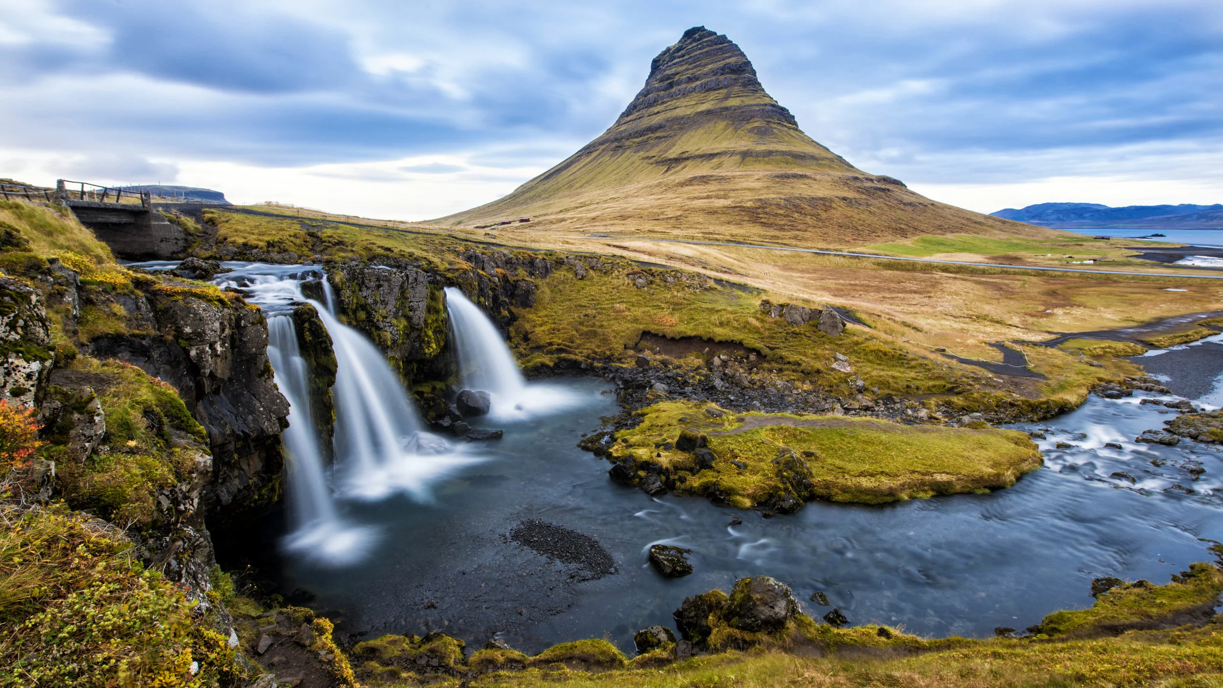 Kirkjufell LR.jpg
