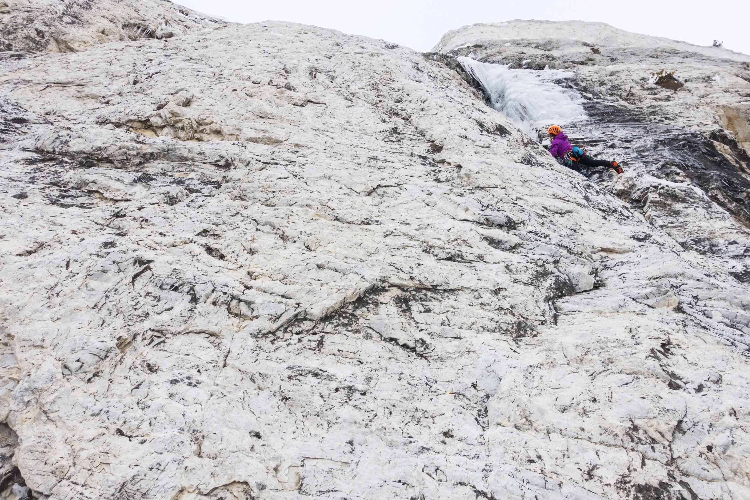 Little Cottonwood Canyon - Hellgate Cliffs, Ice Giants first ascent. December 2016.