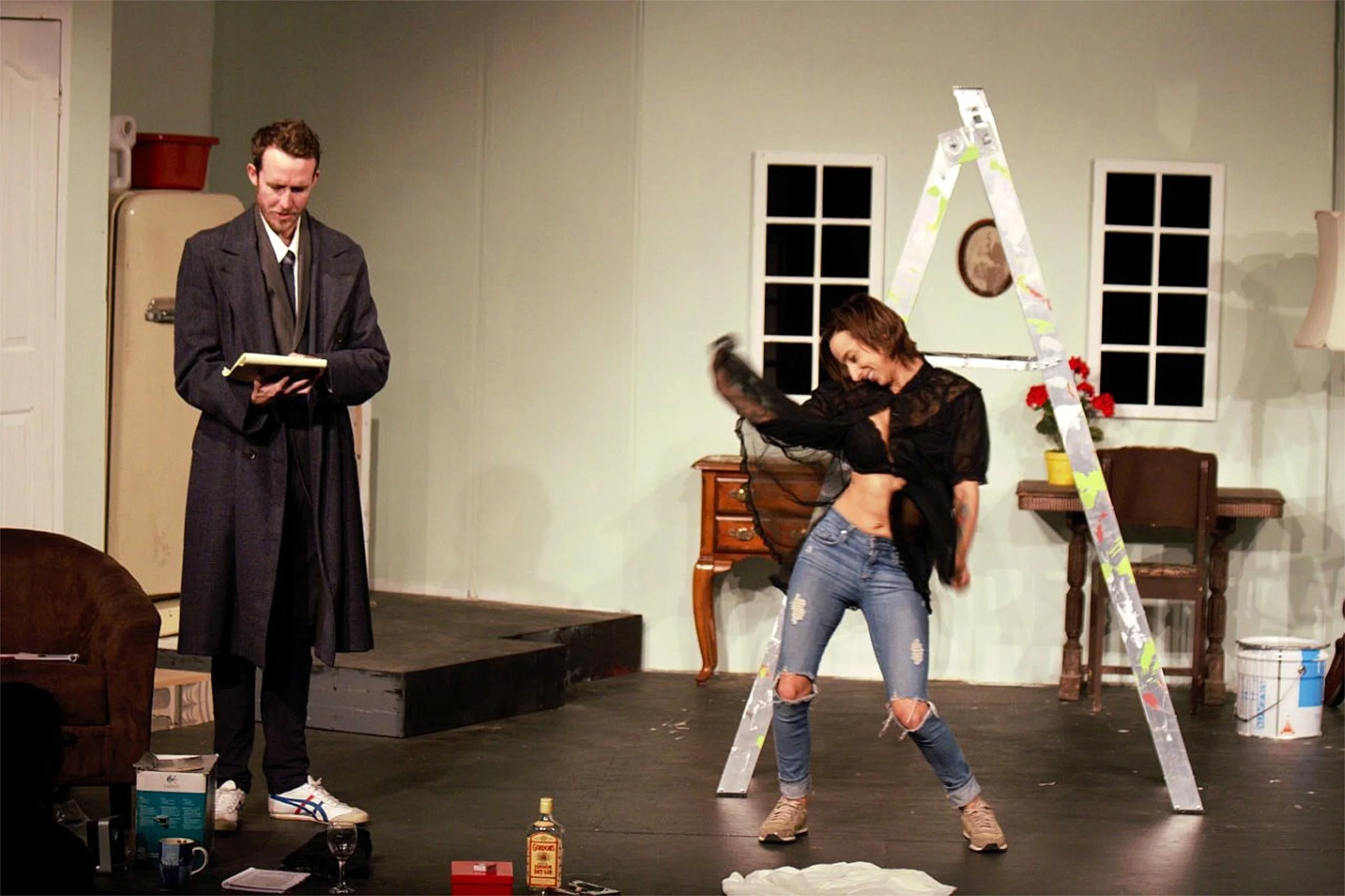 John P. Gray, left, and Georgina Hamer play newlyweds learning to live together in the Neil Simon classic Barefoot in the Park .