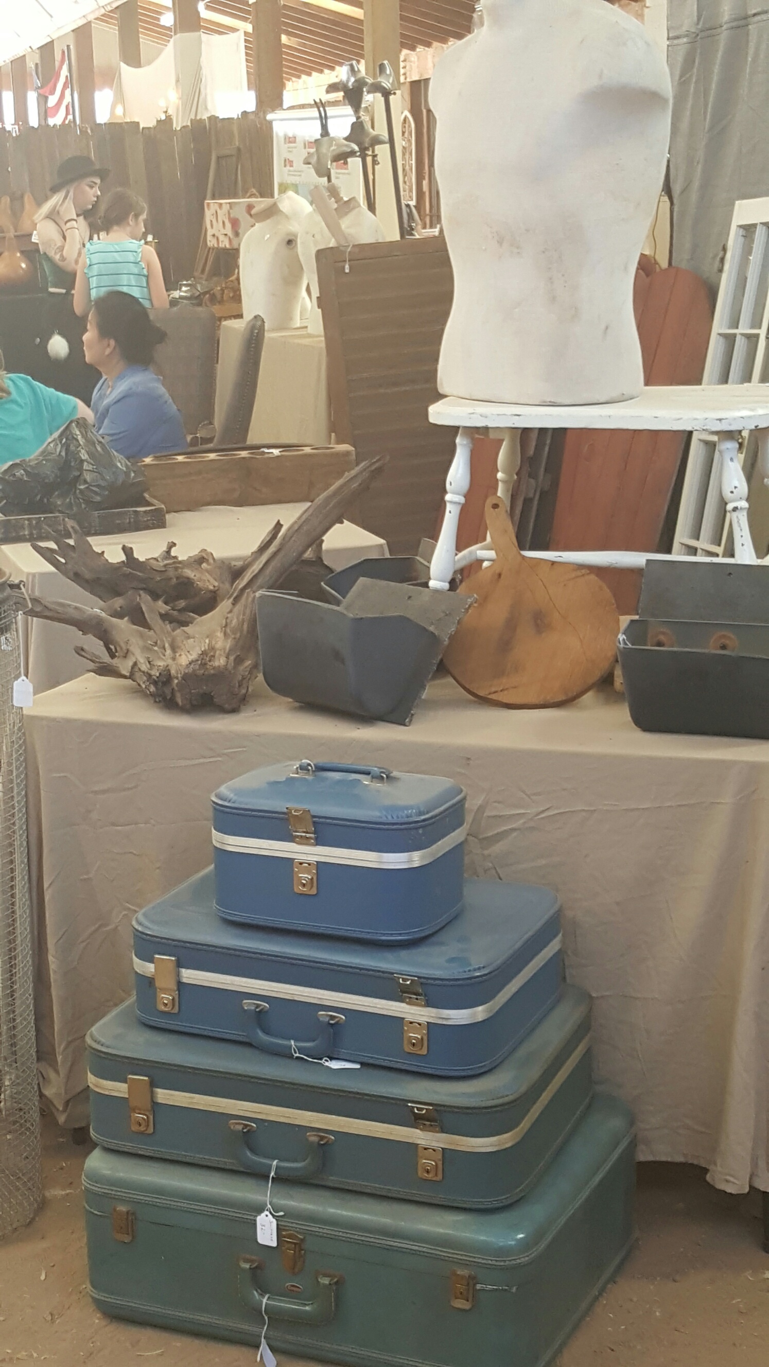 Found objects that relate to your memories or personality make for the perfect accessories.&nbsp;