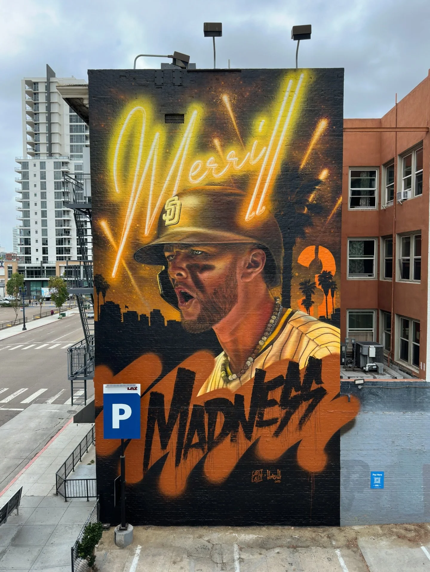 MERRILL MADNESS ⚾️
We proudly partnered with @padres to bring this 4 story mural of @_jacksonmerrill_ to downtown San Diego. Our goal is to bring attention to @m3rrillmadness foundation as they help baseball families in need achieve their dreams and 